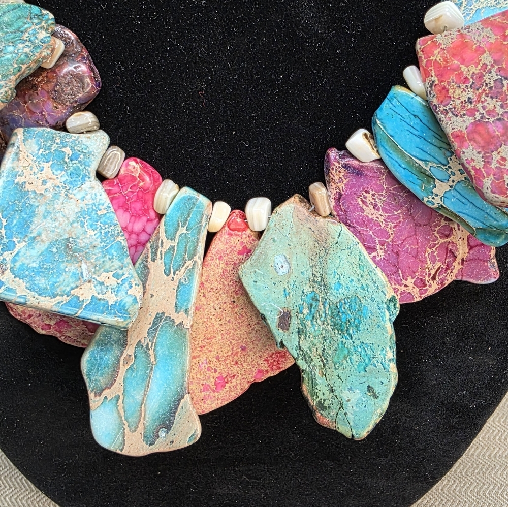 STATEMENT 32 Pieces Of Imperial Jasper And Turquoise On This Stunning Necklace - Picture 8 of 14